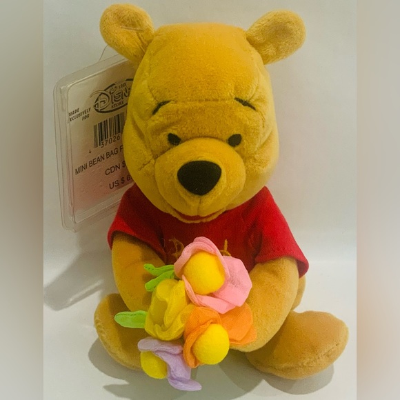 The Disney Store Mini Bean Bag Pooh With Flower Bouquet 8" Plush NWT - Picture 1 of 7